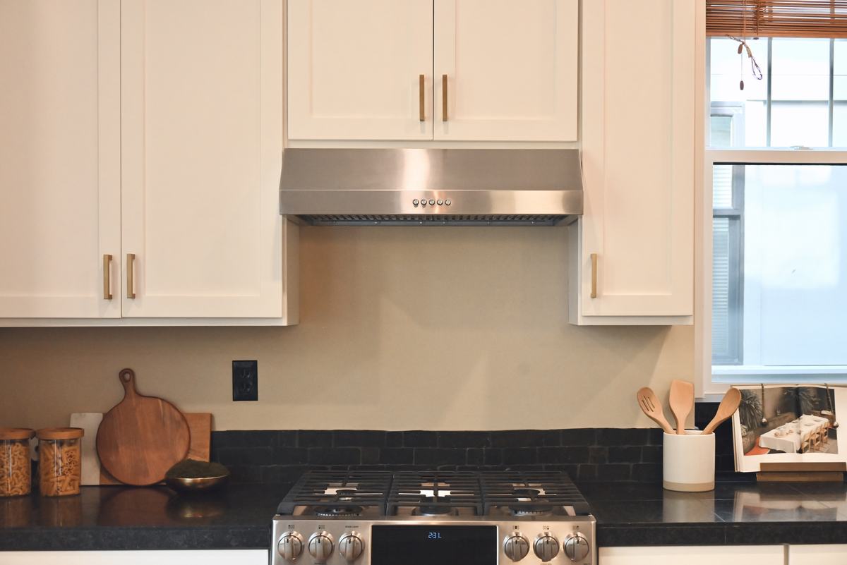Kitchen staged by Top Staging And Design at the Issaquah project