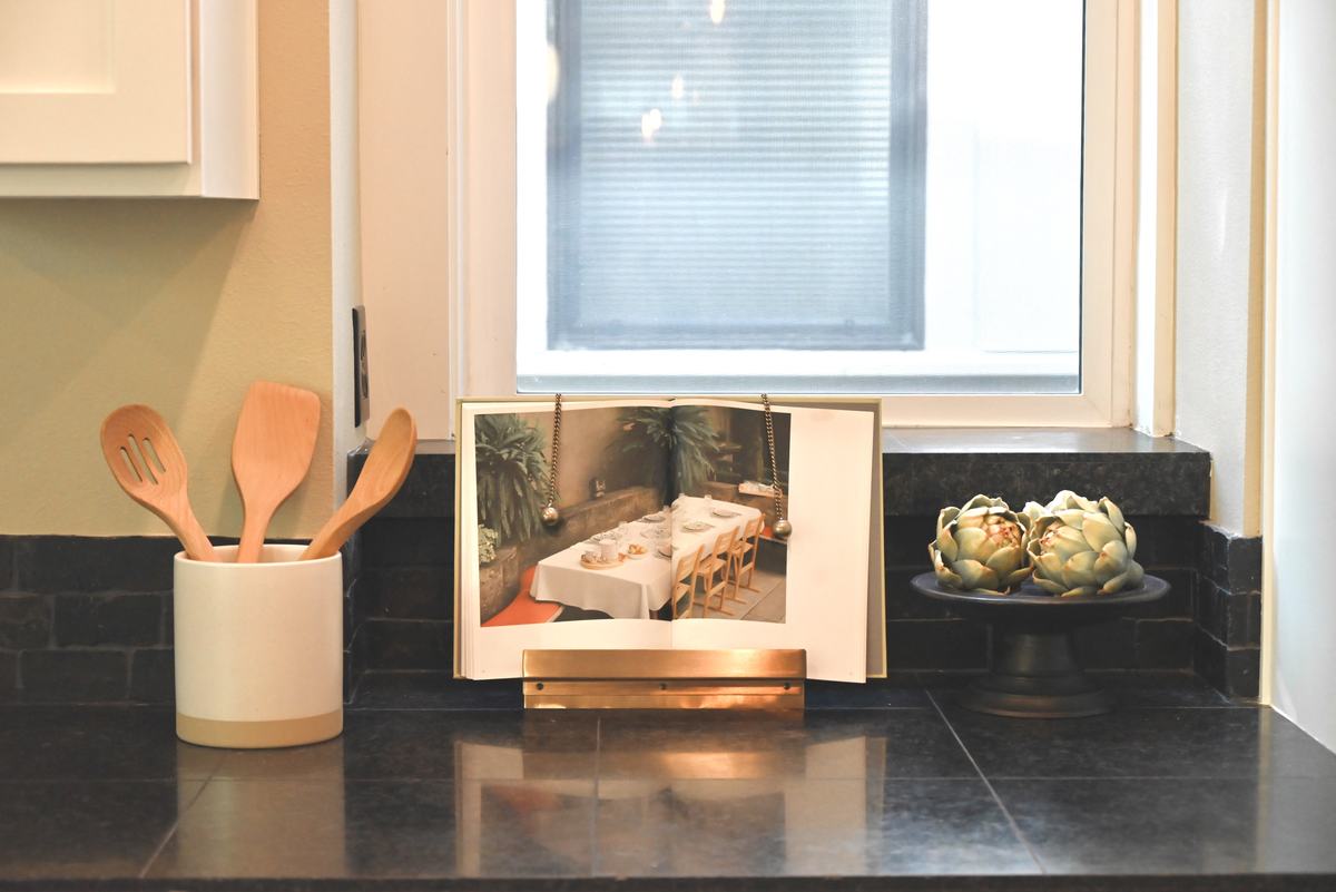 Kitchen staged by Top Staging And Design at the Issaquah project