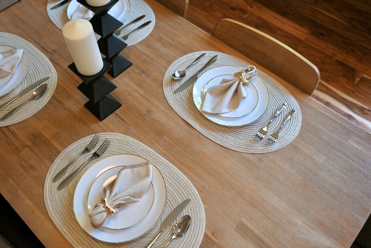 Dining room staged by Top Staging And Design at the Issaquah project