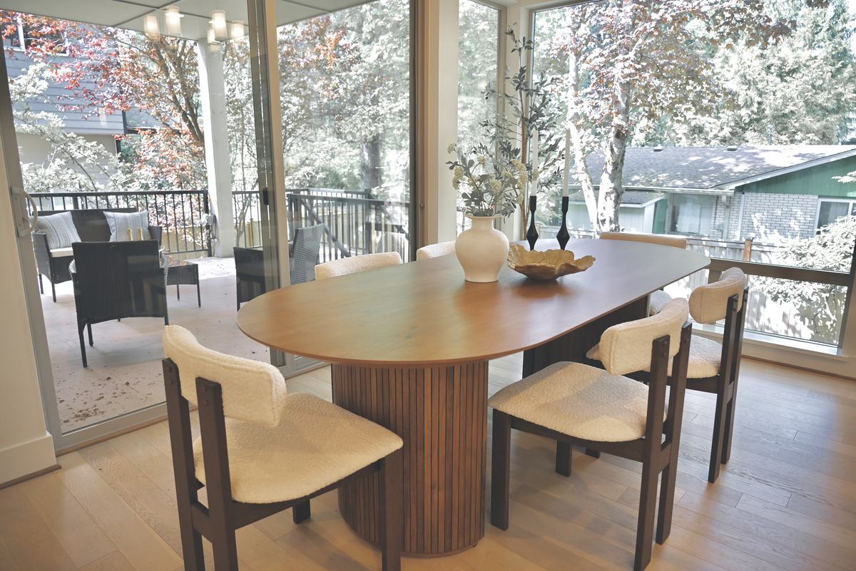 Dining room staged by Top Staging And Design at the Kirkland project